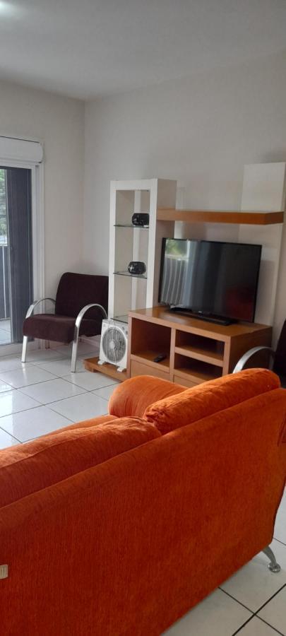 Apartamento Espacoso Com Estacionamento Incluido ฟอสดูอีกวาซู ภายนอก รูปภาพ