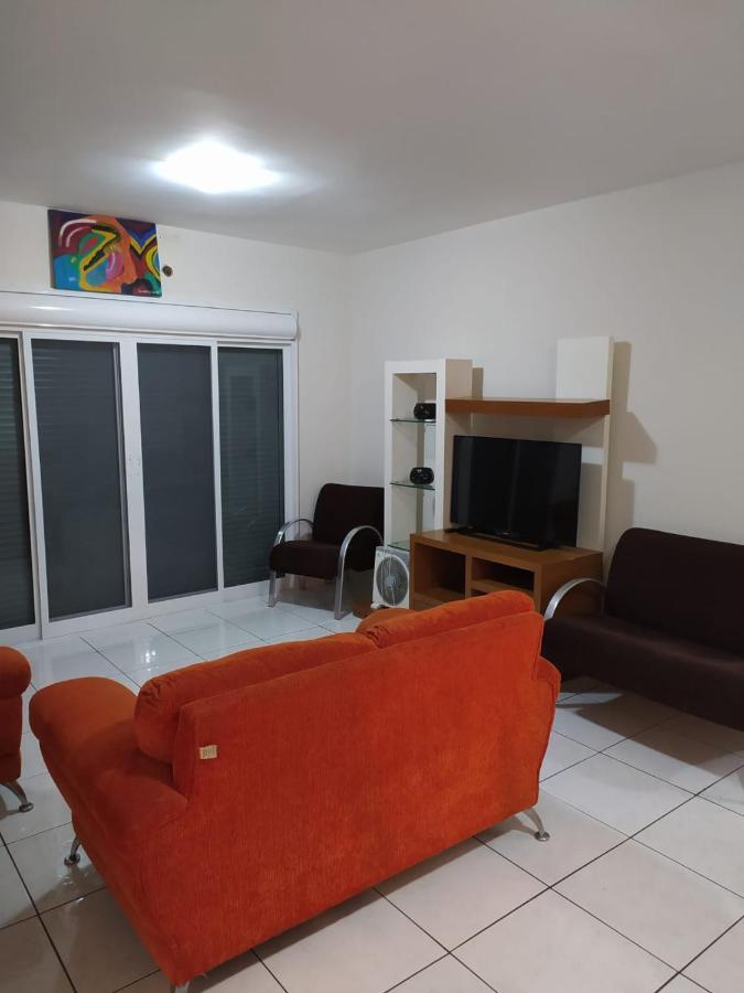 Apartamento Espacoso Com Estacionamento Incluido ฟอสดูอีกวาซู ภายนอก รูปภาพ