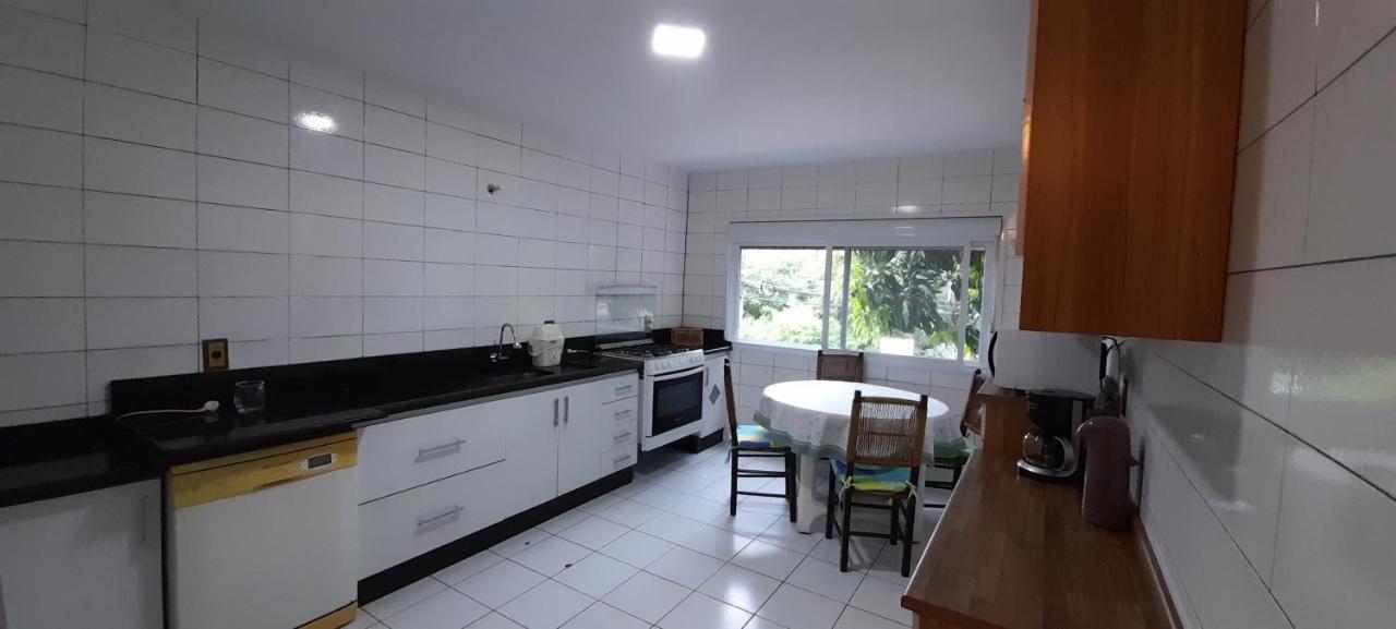 Apartamento Espacoso Com Estacionamento Incluido ฟอสดูอีกวาซู ภายนอก รูปภาพ